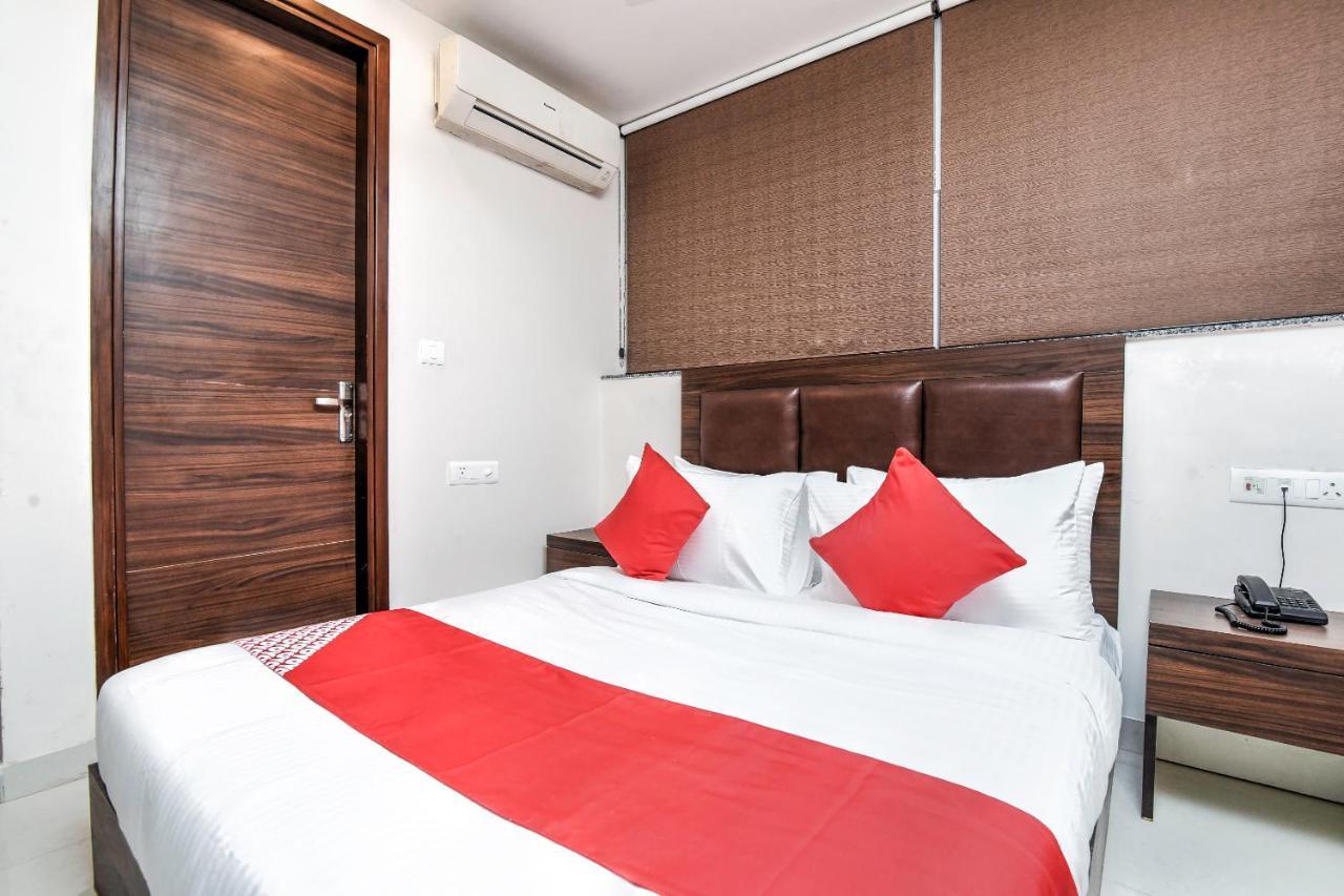 Oyo 81042 Rajput Resort ปาเตียลา ภายนอก รูปภาพ